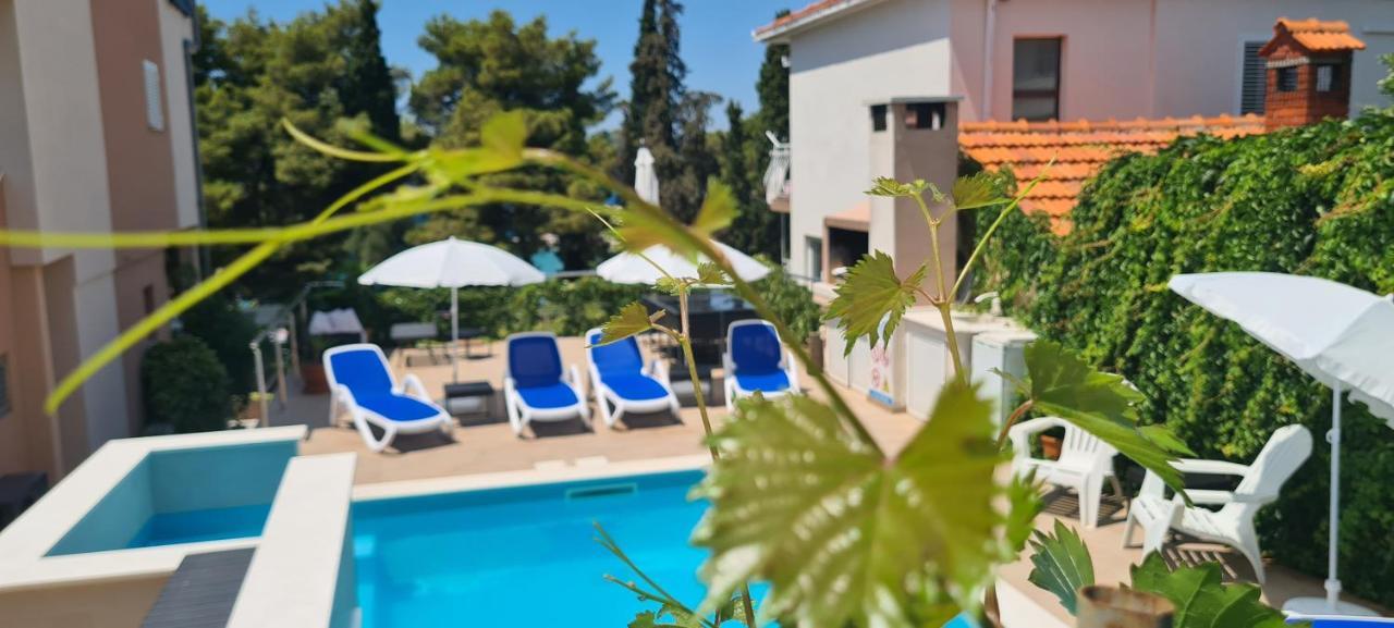Apartments Villa Natali - Heating Pool Trogir Ngoại thất bức ảnh