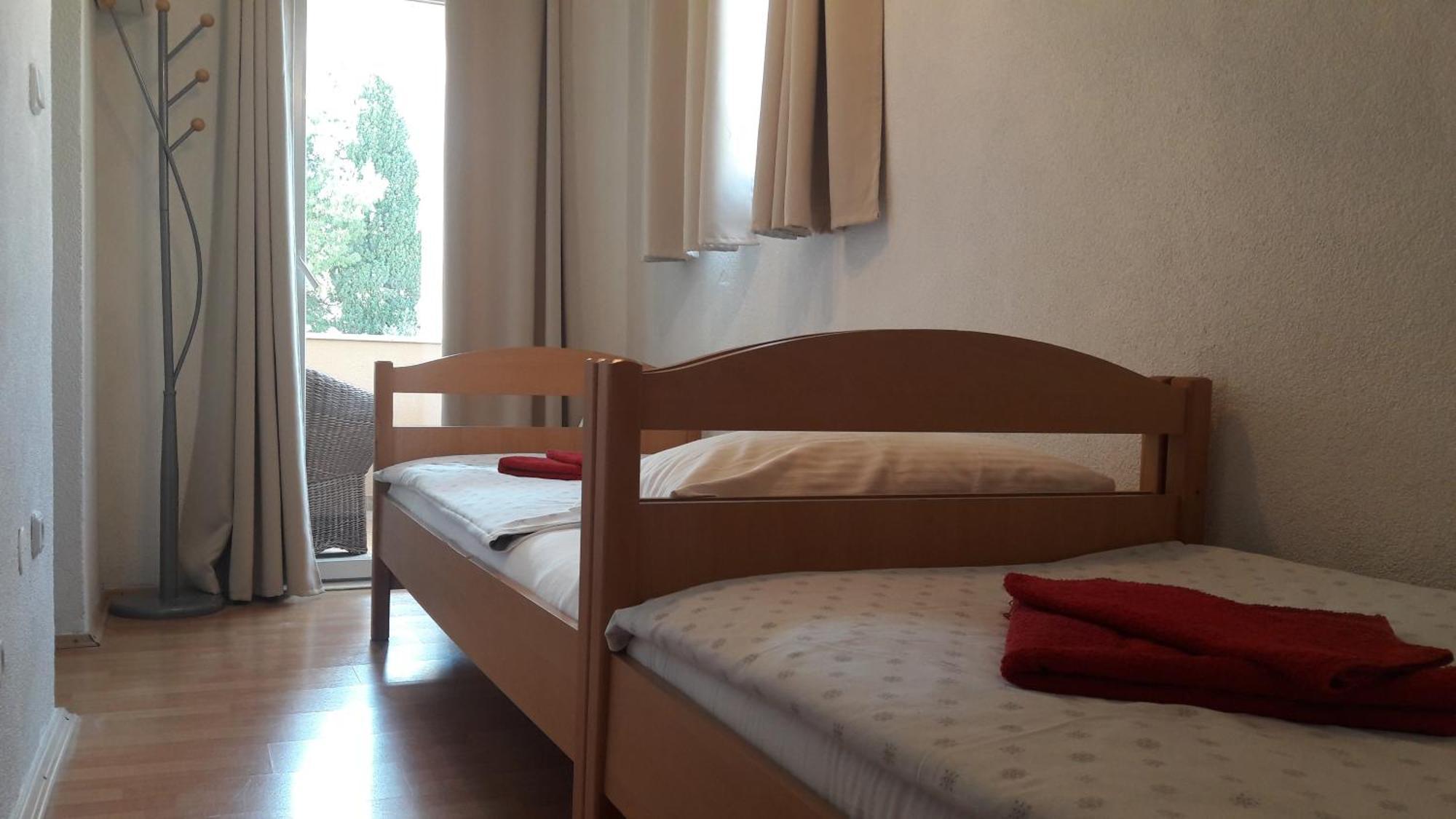 Apartments Villa Natali - Heating Pool Trogir Phòng bức ảnh